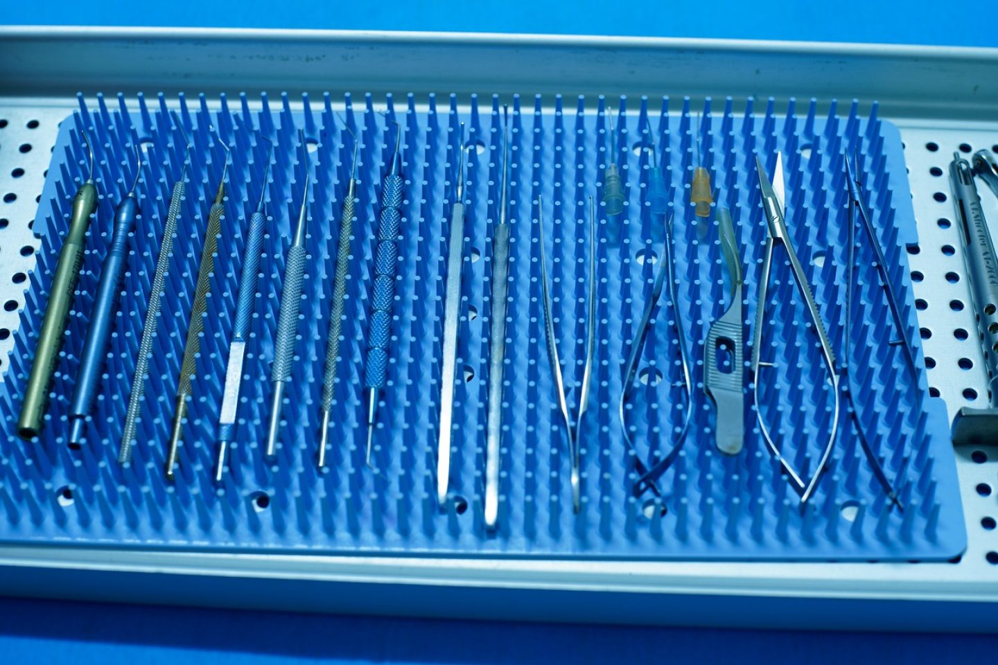 surgical-tools-5016048_1280